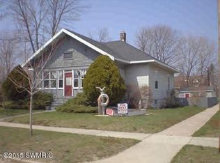 802 E Loomis St, Ludington, MI 49431