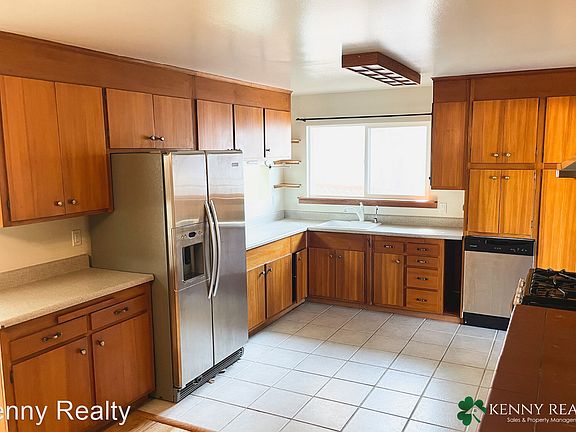 3rd image of 448 Mariposa Dr