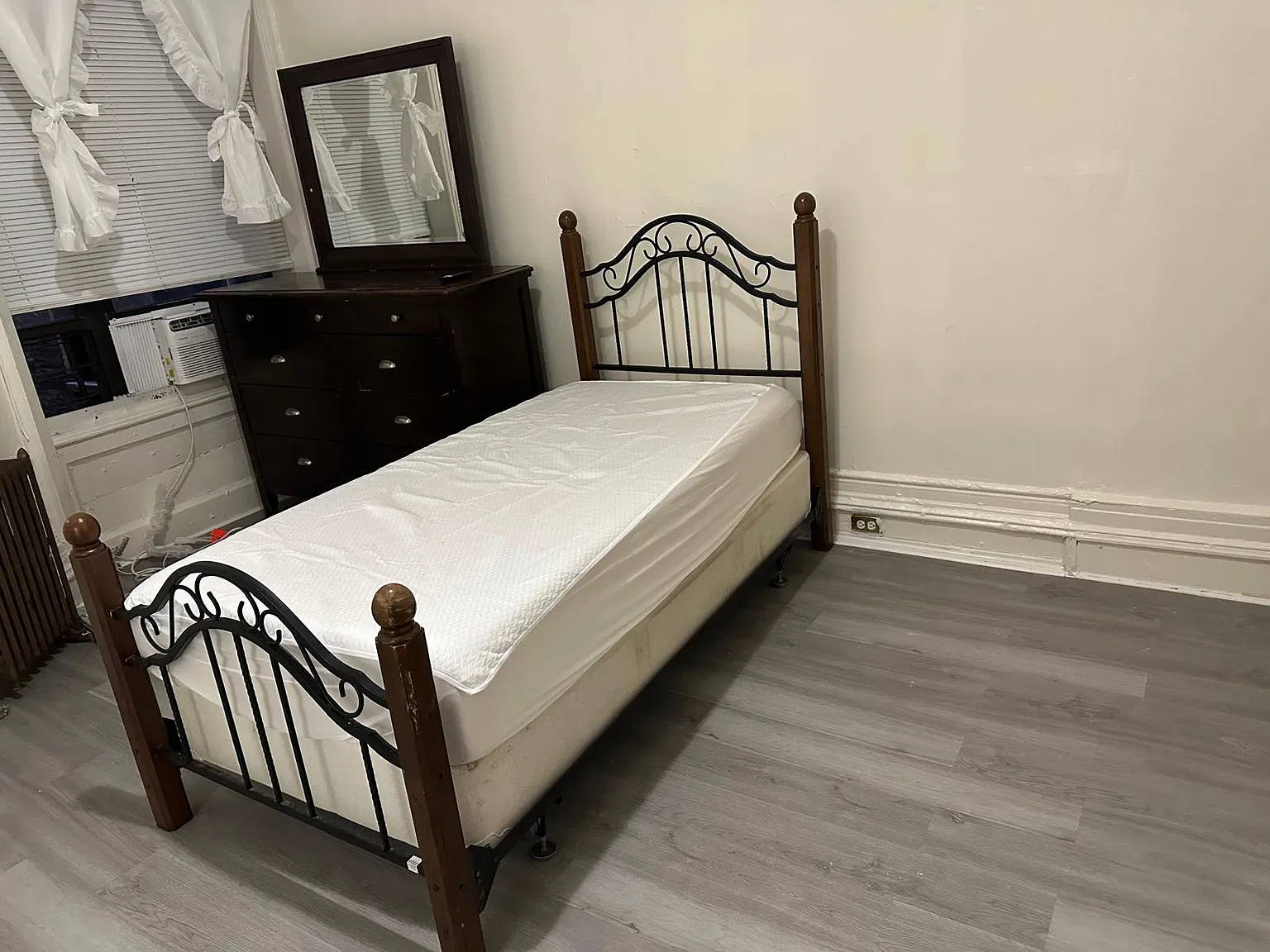 1 bed, $1,200 — Photo 2