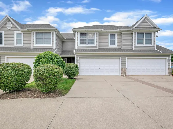 7226 Harbor Dr, Algonac, MI 48001