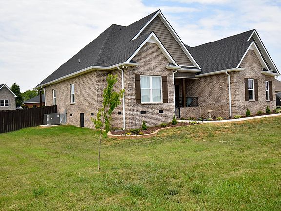 2nd image of 303 Honeysuckle Ln