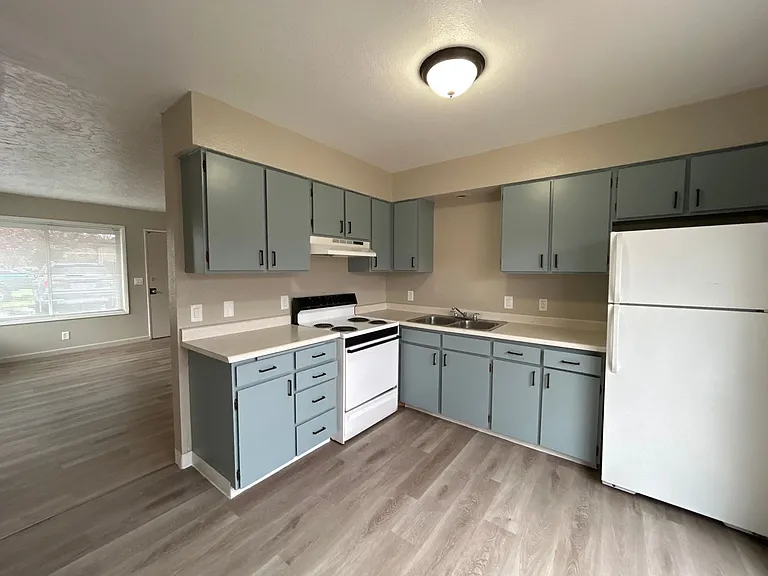 486 Buckeye St — Photo 8