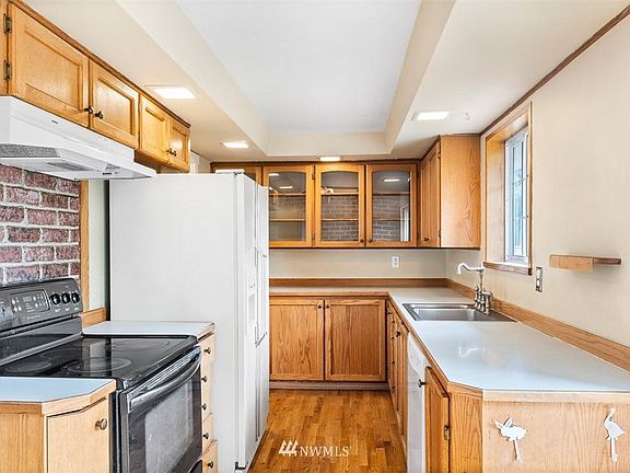 3rd image of 10419 NE 143rd St