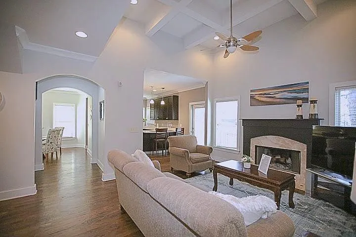 1285 Martin St SE — Photo 4