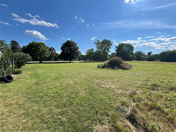 5th image of 8 Keating Ln Lot 63