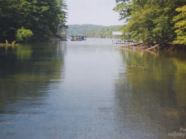 Larkhaven Dr #178, Nebo, NC 28761