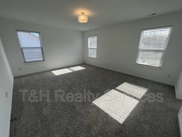 4801 Summerfield Dr — Photo 31