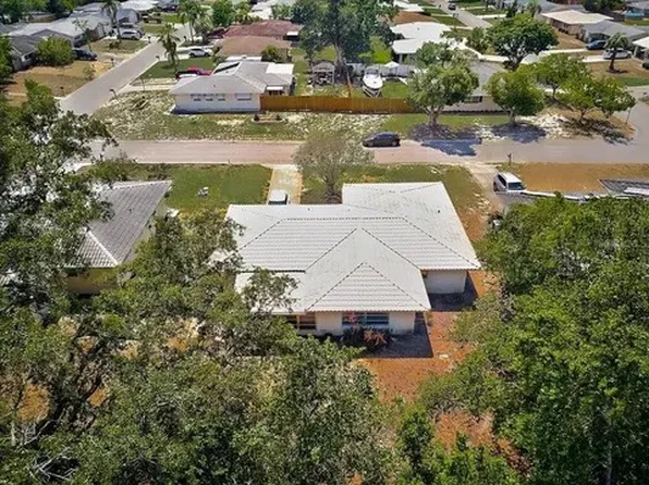 10622 Laburnum Dr, Port Richey, FL 34668