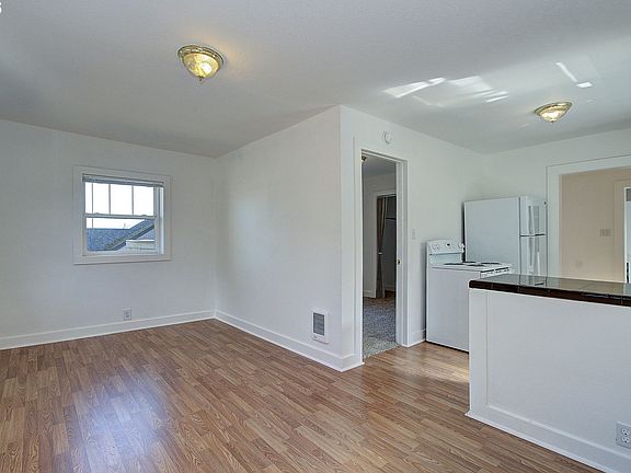 4th image of 634 NW 5th Ave