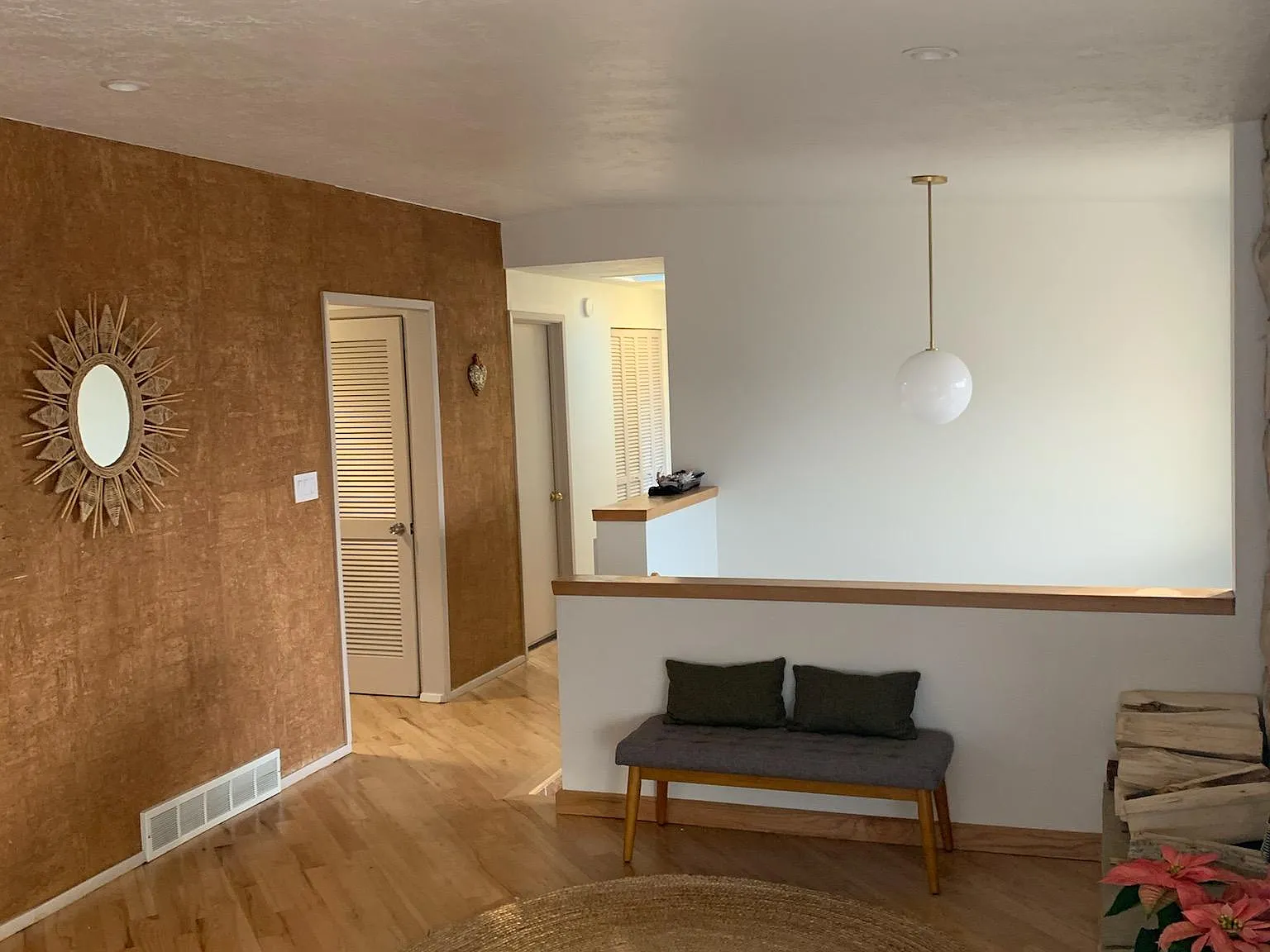 3 bed, 2.5 bath, 2400 sqft, $4,200 — Photo 3