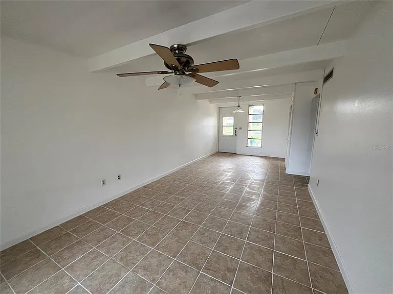 1707 Club Cir #1707 — Photo 5