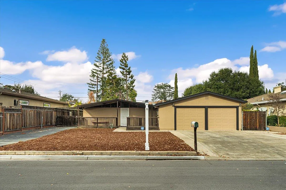 13481 Ward Way photo 1