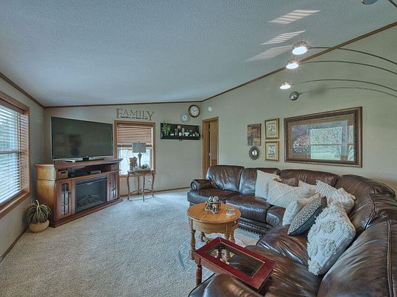 5th image of 3360 N Leighton Rd