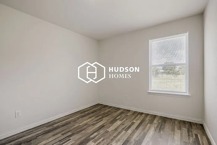317 Flagship Ln — Photo 10