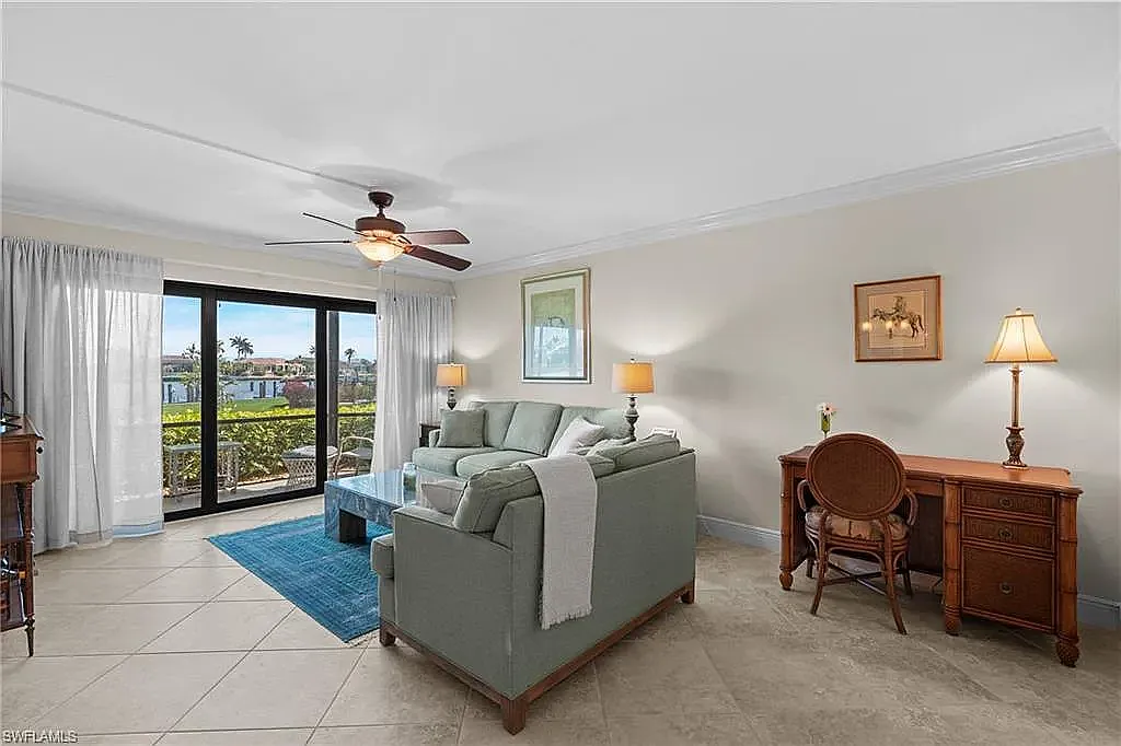 579 Seaview Ct — Photo 4