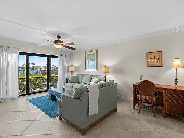 579 Seaview Ct #2 — Photo 4