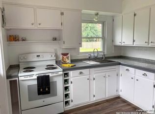 107 Newport Dr, San Antonio, TX 78218