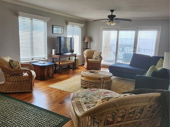 5th image of 100 Floyd St Unit 205