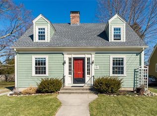 33 Elmcroft Ave, Providence, RI 02908