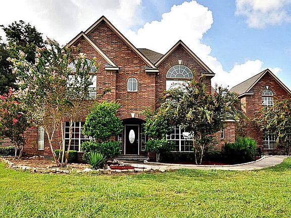 2nd image of 3235 Blue Grass Dr