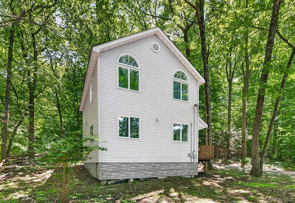 2 bed, 1120 sqft, $2,200 — Photo 1