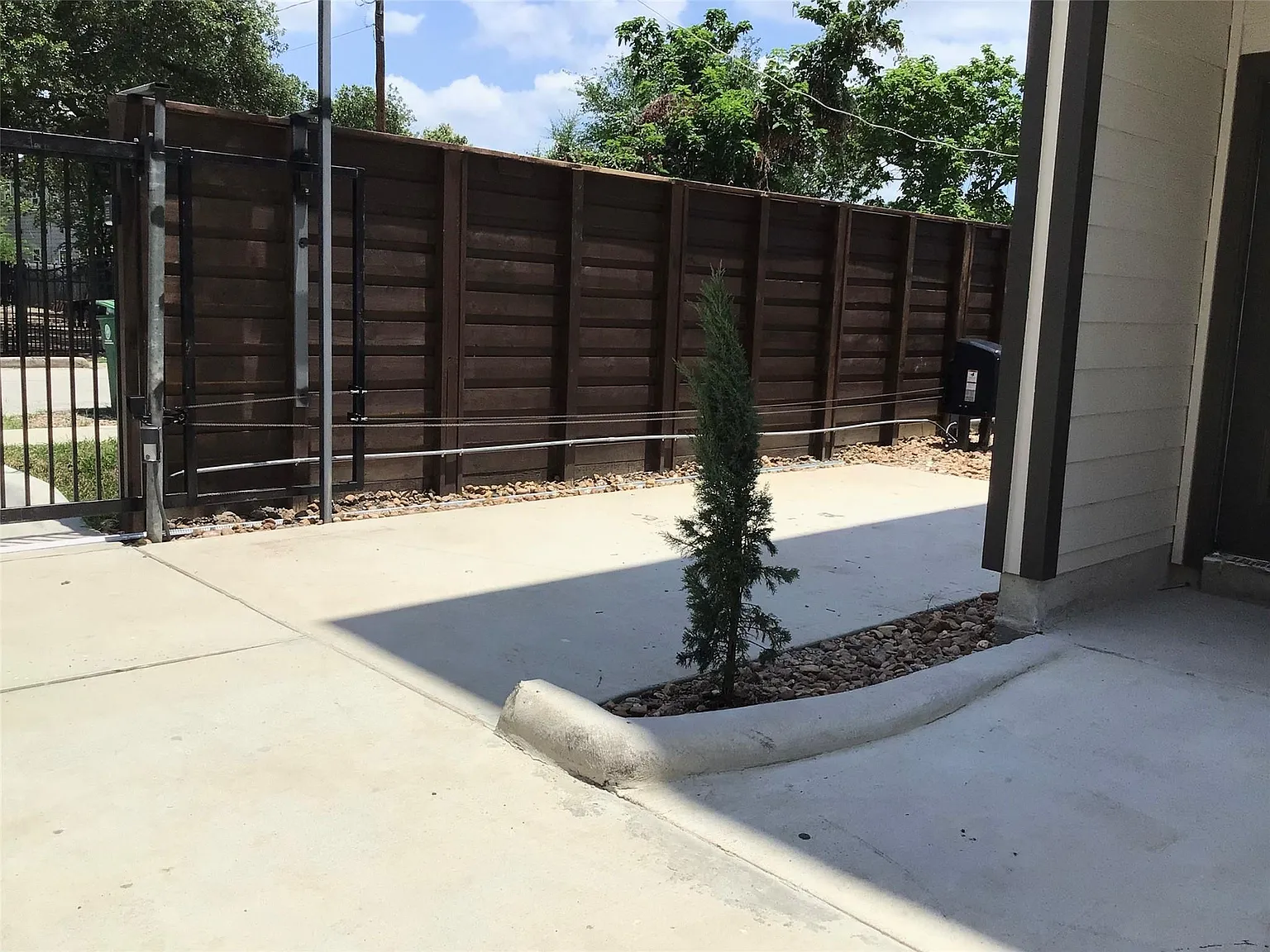 2 bed, 2.5 bath, 1508 sqft, $1,995 — Photo 3