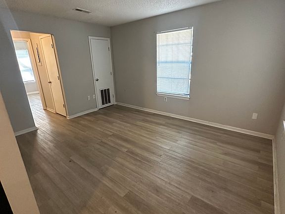 3rd image of 5632 Dobson St #B5