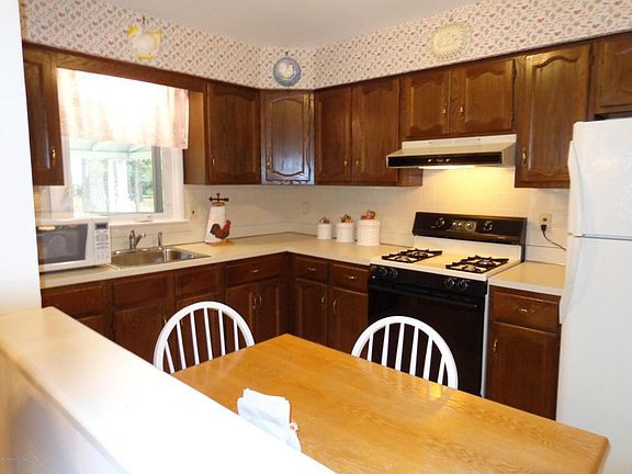 5th image of 9 Cortlandt Dr