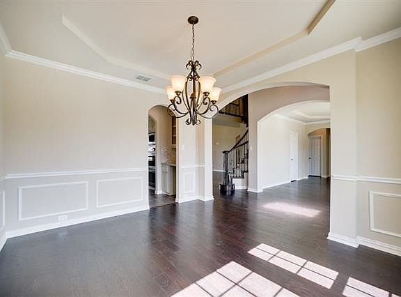 3rd image of 804 Rolling Hills Ln