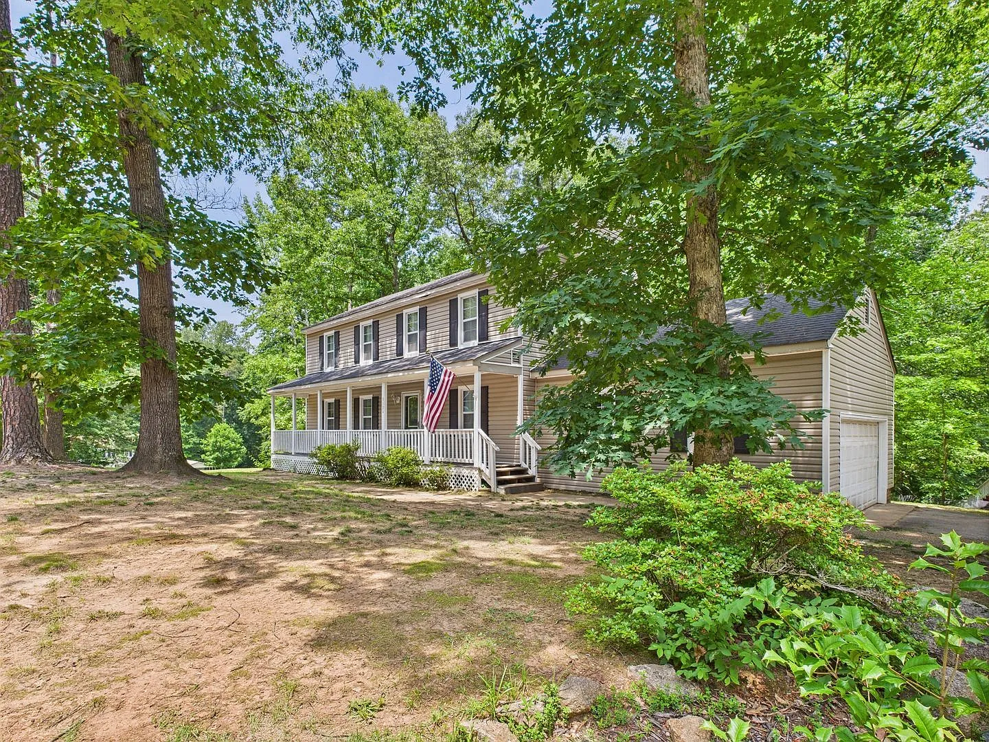 4 bed, 2.5 bath, 2128 sqft, $2,700 — Photo 4