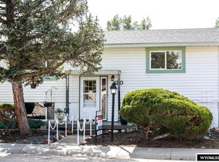 420 Big Horn St, Evansville, WY 82636