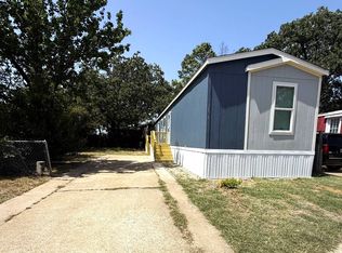2101 Almond Dr, Arlington, TX 76006