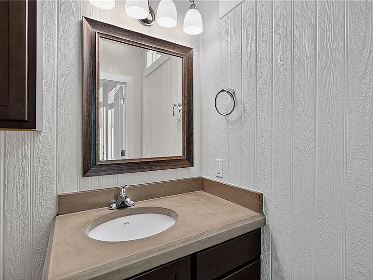 5440 Raymond Stotzer Pkwy — Photo 21