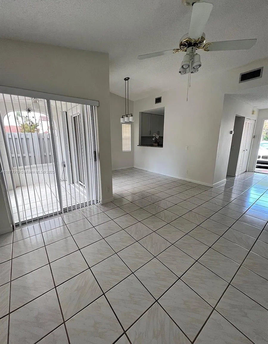 2 bed, 1100 sqft, $2,750 — Photo 4