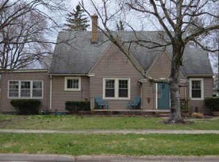 811 Ellwood Ave, Dekalb, IL 60115