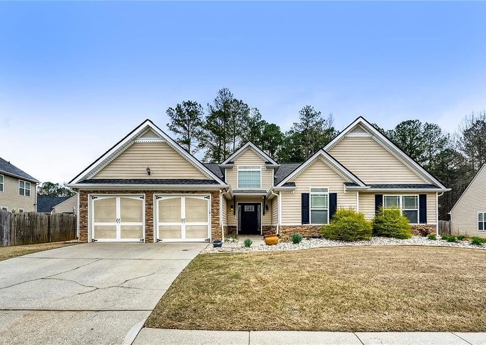 1st image of 733 Sycamore Dr