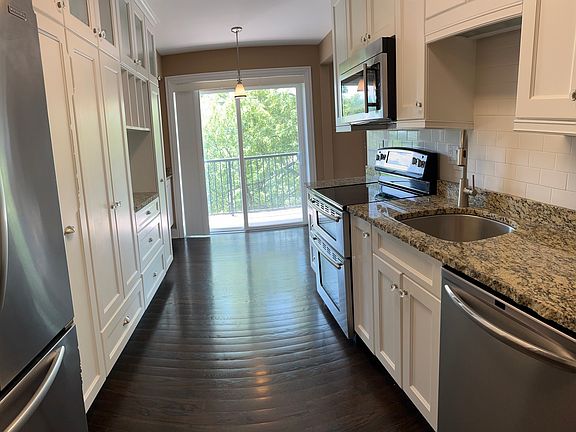 3rd image of 4940 Foster St APT 308