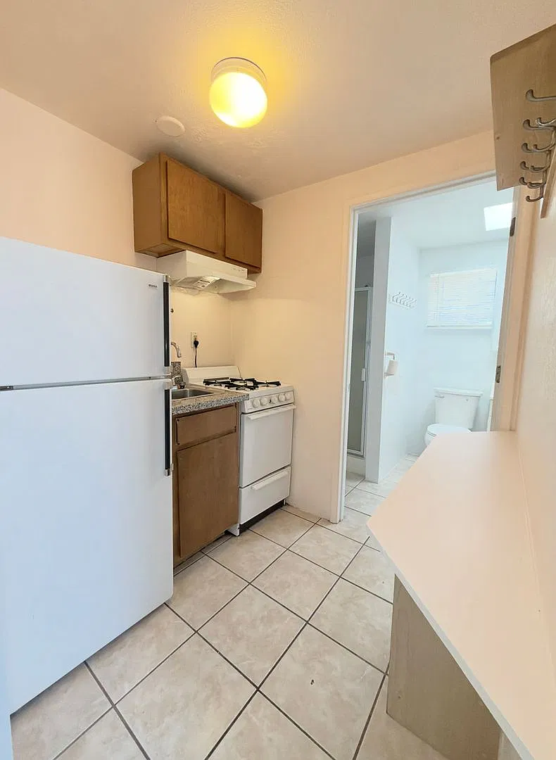 3103 E Flower St — Photo 4