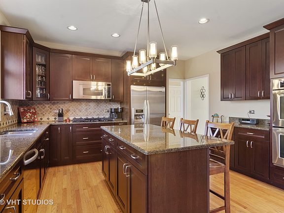 4th image of 57 Park View Ln