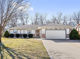 1641 SE 5th St, Lees Summit, MO 64063
