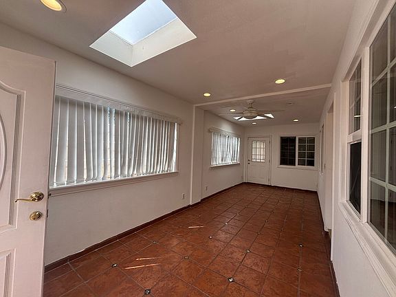 5th image of 79 Suzanne Ln
