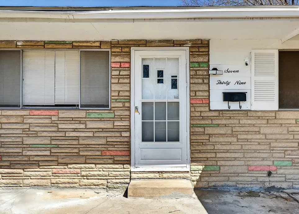 Building Photo - 739 Shepley Dr