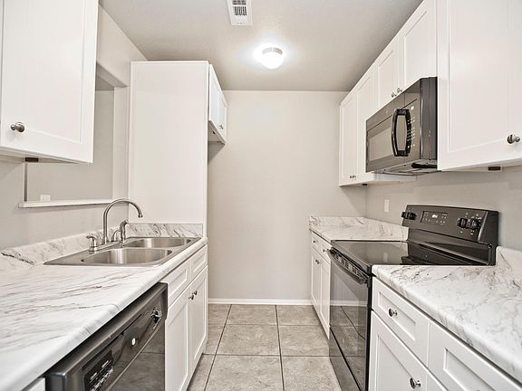 5th image of 1108 S Holly St Unit C