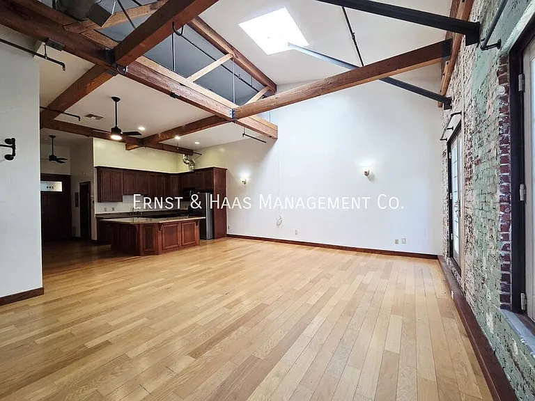 800 S Pacific Ave #208 — Photo 3