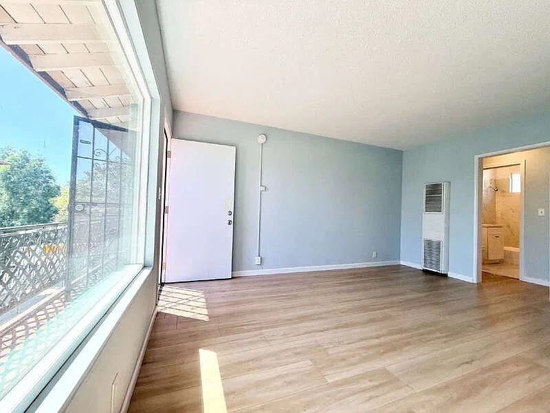1 bed, 1.0 bath, 650 sqft, $1,895 — Photo 2