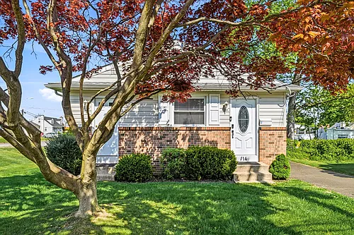 114 Grandview Ave Photo 1