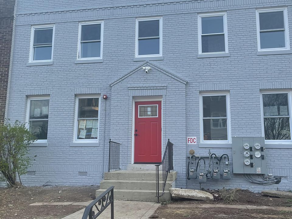 1st image of 1709 E St NE