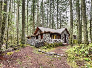 75402 E Zig Zag Mountain Rd, Rhododendron, OR 97049