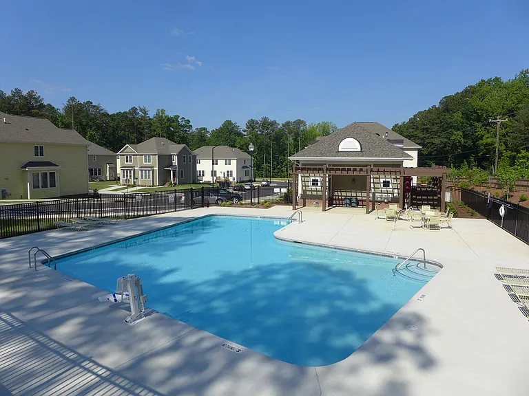 112 Bella Dr — Photo 16
