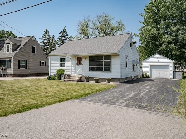171 Sipple Ave, Amherst, OH 44001